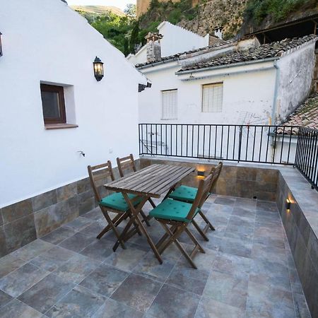 Cazorla Plaza Apartment Luaran gambar